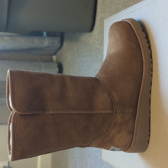 NWT UGG K Alexey II tan boots Sz kids 4 women 5.5 - Picture 6 of 11